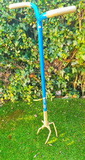 Garden Claw  Gold/blue Twist  Tiller Aerator Soil adjustable Digger Cultivator