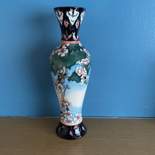 Stunning rare moorcroft - rare,