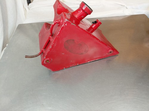 Cafe racer central oil tank - central,