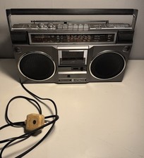 Hitachi TRK-7011E Radio for