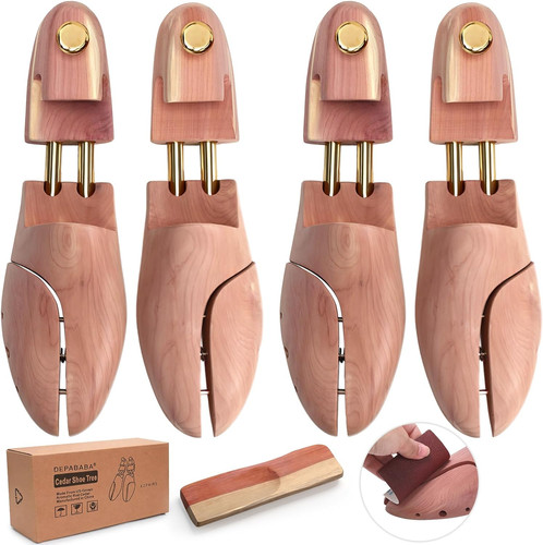 Cedar shoe trees with single - cedar,