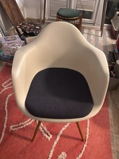 Vitra Eames DAW Plastic