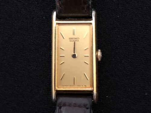 Seiko quartz gold tone - gold,