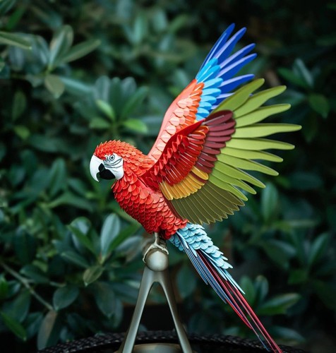 Life size scarlet macaw - 1:1,