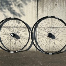 Crank Brothers SYNTHESIS complete front and rear wheel set Mallet unused