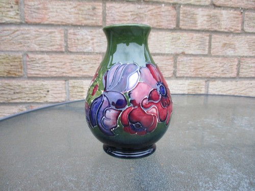 Moorcroft anemone green - on,