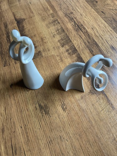 Circle love figurine - of,
