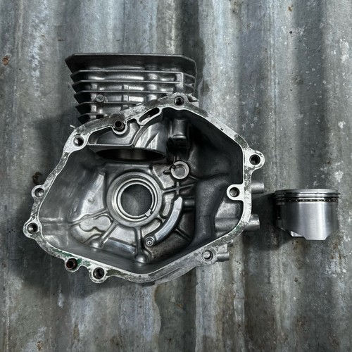 Honda gxv160 engine crankcase - engine,