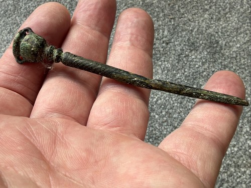 Roman bronze hair pin - bronze,