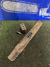 John Deere JS63V Petrol Lawnmower Cutter Bar & Mounting Boss