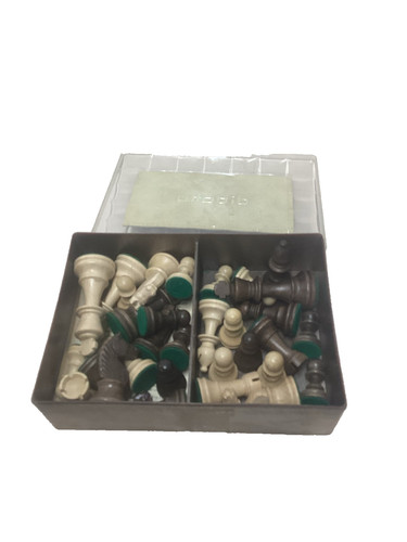 Staunton chess set plastic - set,