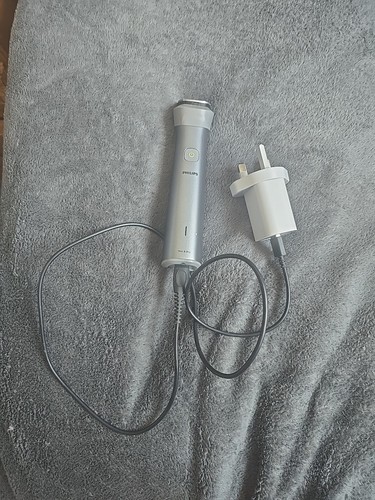 Philips razor with - razor,