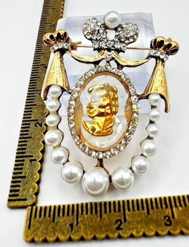 Gold crown cameo brooch - gold, pin