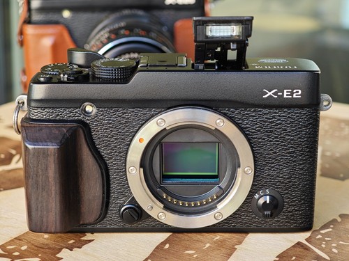 Fujifilm mirrorless - x-e2,