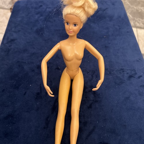 Sindy doll magic - ,