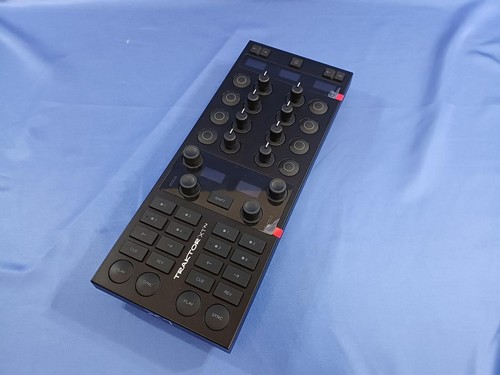 Native instruments - instruments, dj