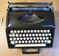 Script Font Adler Tippa S