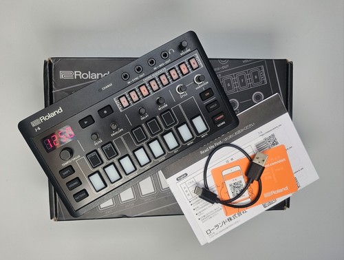 Roland chord synthesizer - j-6,