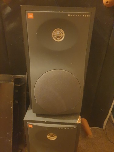 Studio monitors speakers - 2,