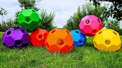 Hay play ball slow feeder - play,
