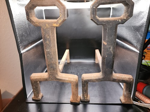 Pair adams cast iron - adams,
