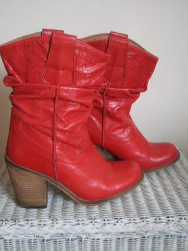 Vintage red leather - red,
