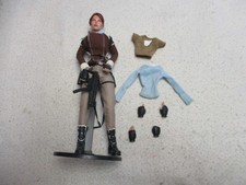 LARA CROFT TOMB RAIDER