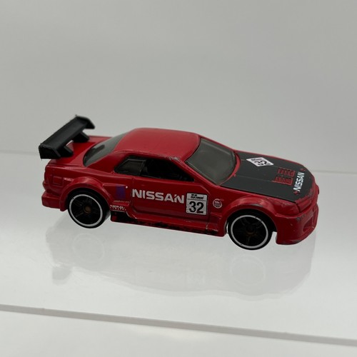 Hot wheels nissan - hot,