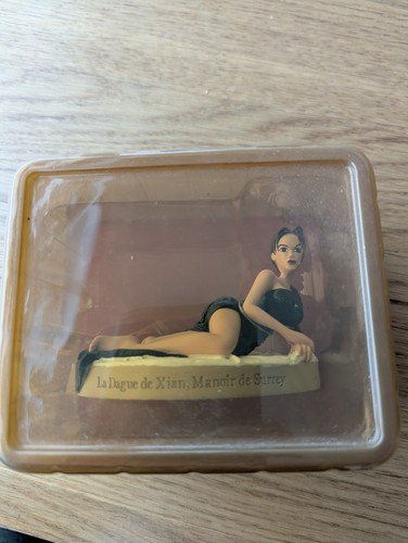 New box lara croft figure - in,