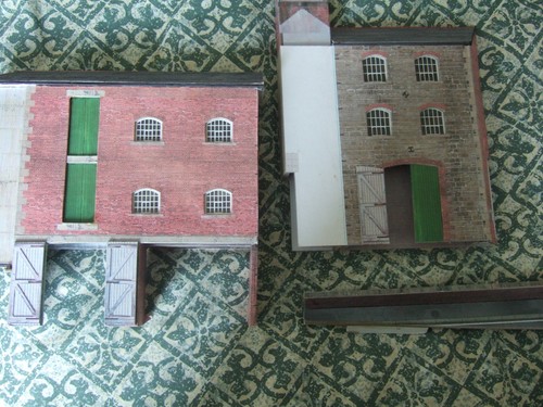 Model railway buildings - railway,