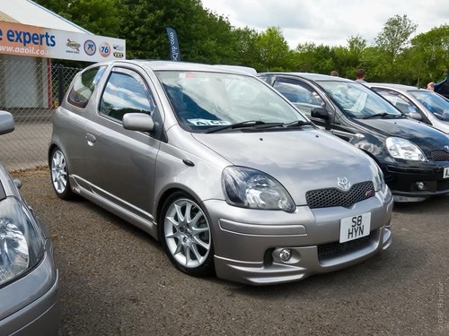 Toyota yaris breaking - breaking, vitz