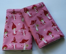 BABY CARRIER DRIBBLE/SUCK