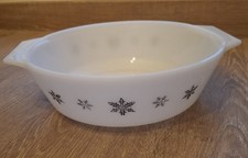  Pyrex White Black Snowflake