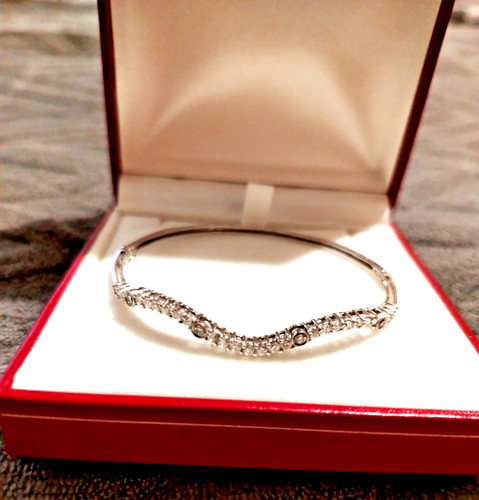 9ct bangle - 9ct, cz