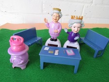 Royal DIORAMA Queen Elizabeth