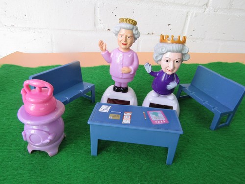 Royal diorama queen elizabeth - royal,