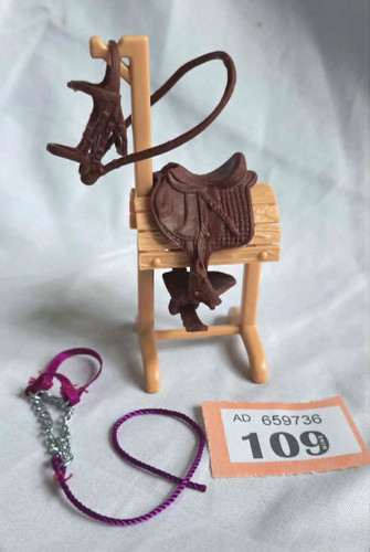 Schleich horse tack - tack, stand