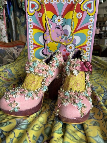 Irregular choice cosy - cosy, quilt