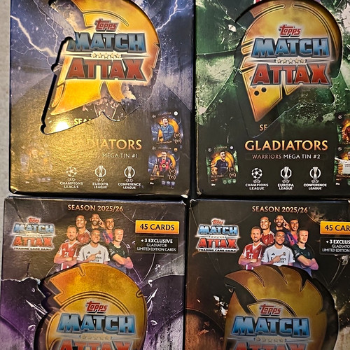 Topps match attax mega - match, tin