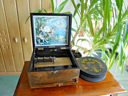 Polyphonic music box with - box, 25