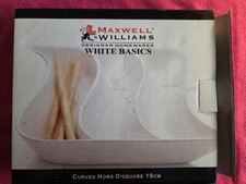 Maxwell Williams White Basics Curved Hors D'oeuvre Dish