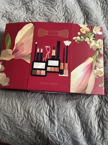 Ted baker lips - ted, nails