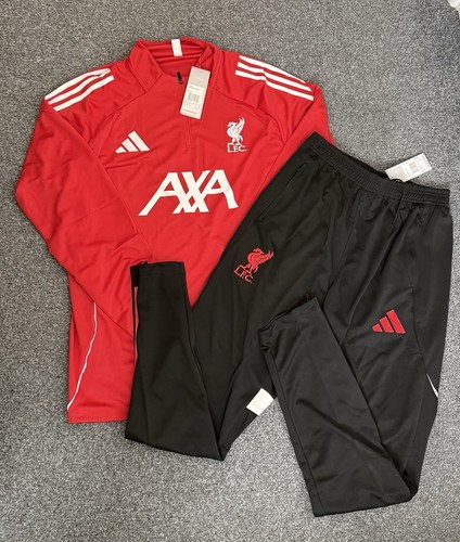 Liverpool full training - full,