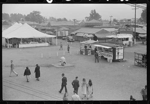 Photo 1930s fairground - fairground, food
