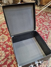 Large hat box for top hat