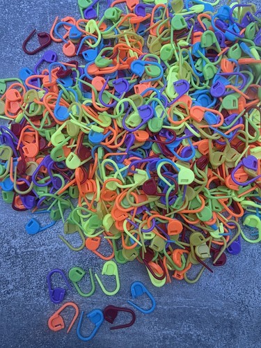 Plastic mixed colours stitch - plastic,