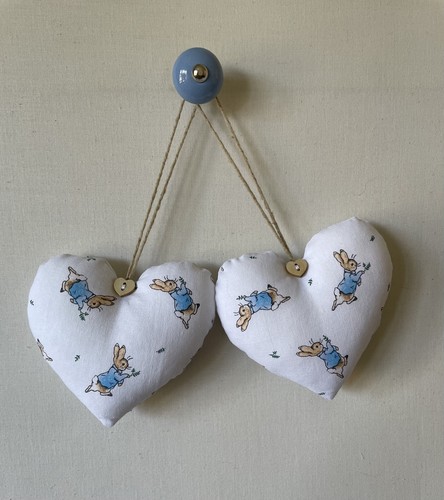 Pair hanging hearts in - pair,