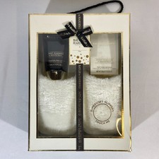 Baylis and Harding Foot