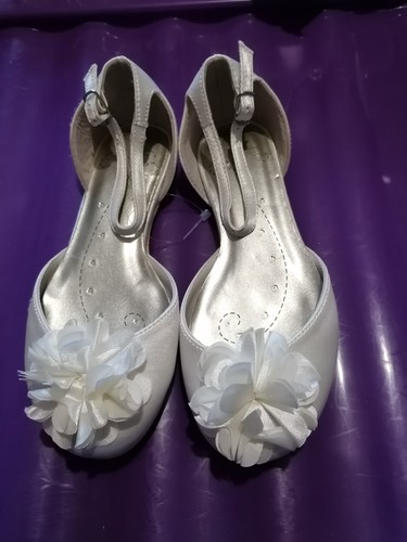 Young girls ivory shoes size - shoes,