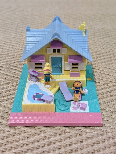 Polly pocket holiday cottage - polly,